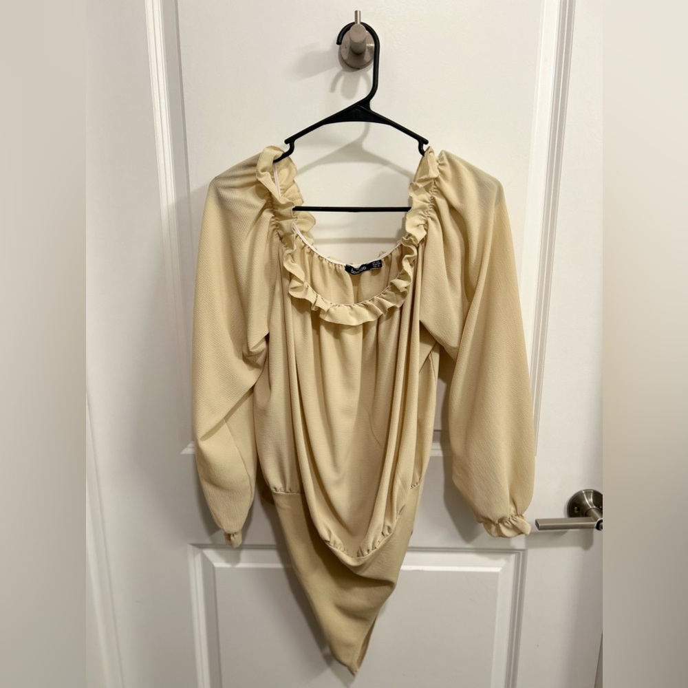 Boohoo Plus Women’s Long Sleeve Off The Shoulder Bodysuit - Tan - US 18